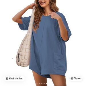 Blue tee shirt jumper with pockets